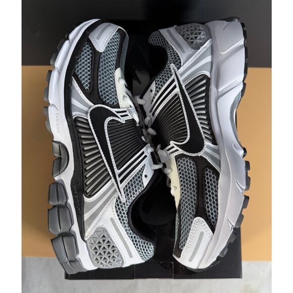 Nike Zoom Vomero 5 SE SP CI1694-001 Men’s Size 10 NIB Sneakers main image 7